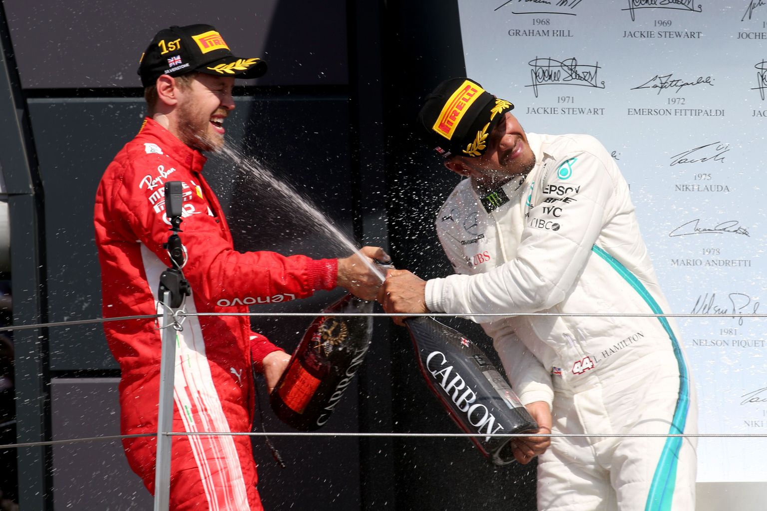 Lewis Hamilton (paremal) ja Sebastian Vettel.