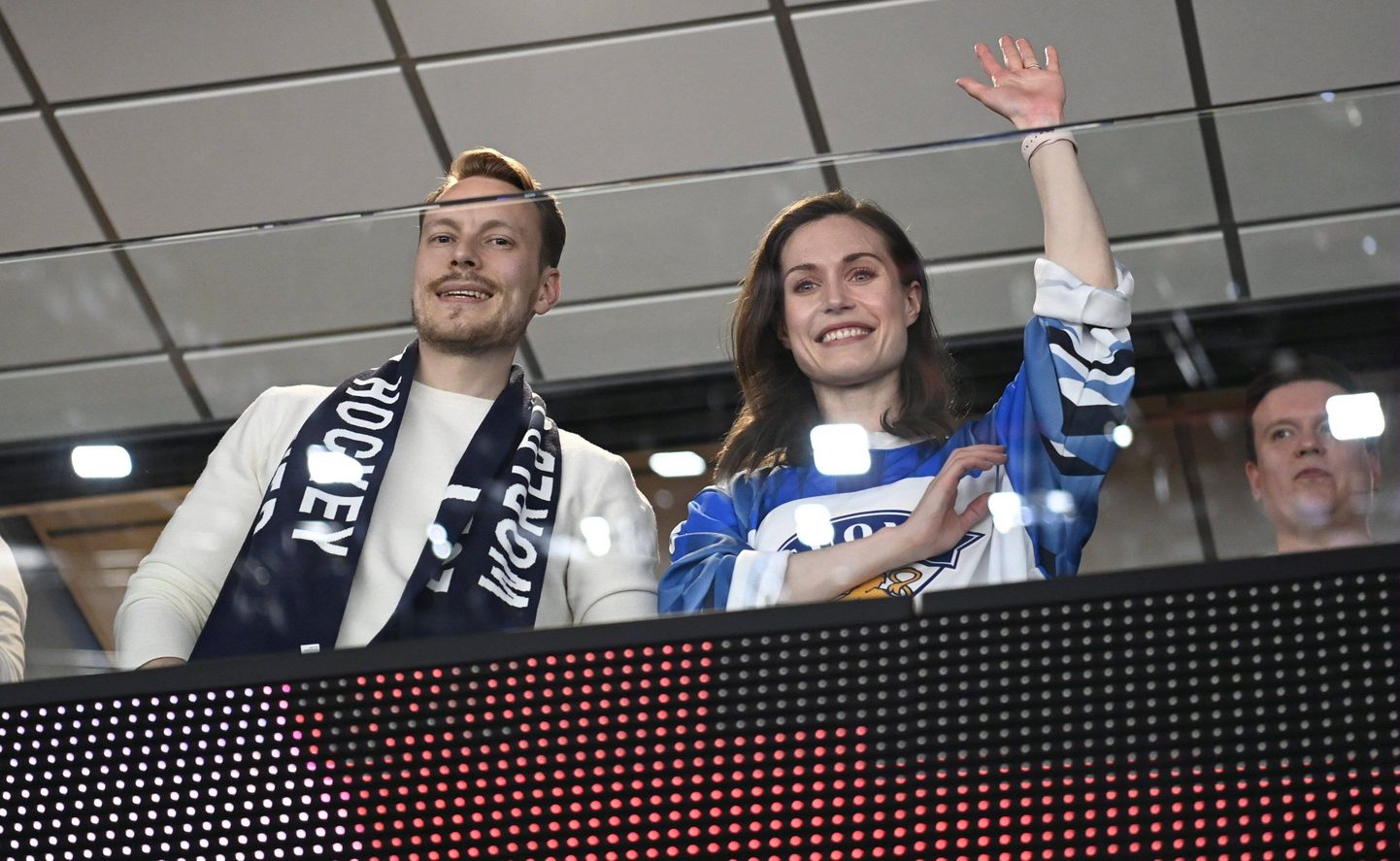 Markus Räikkönen koos endise abikaasa, Soome endise peaministri Sanna Mariniga.