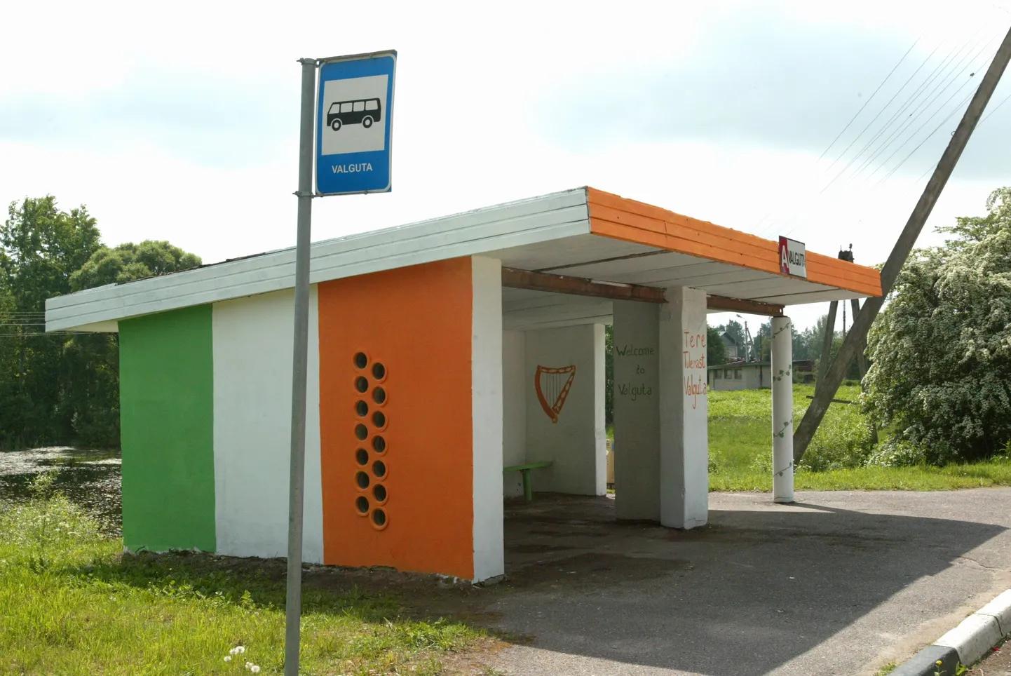 Valguta bussipeatuse nimeks soovitab riik panna Valguta tee, sest "peatus asub küla tuumikusse viival teel".