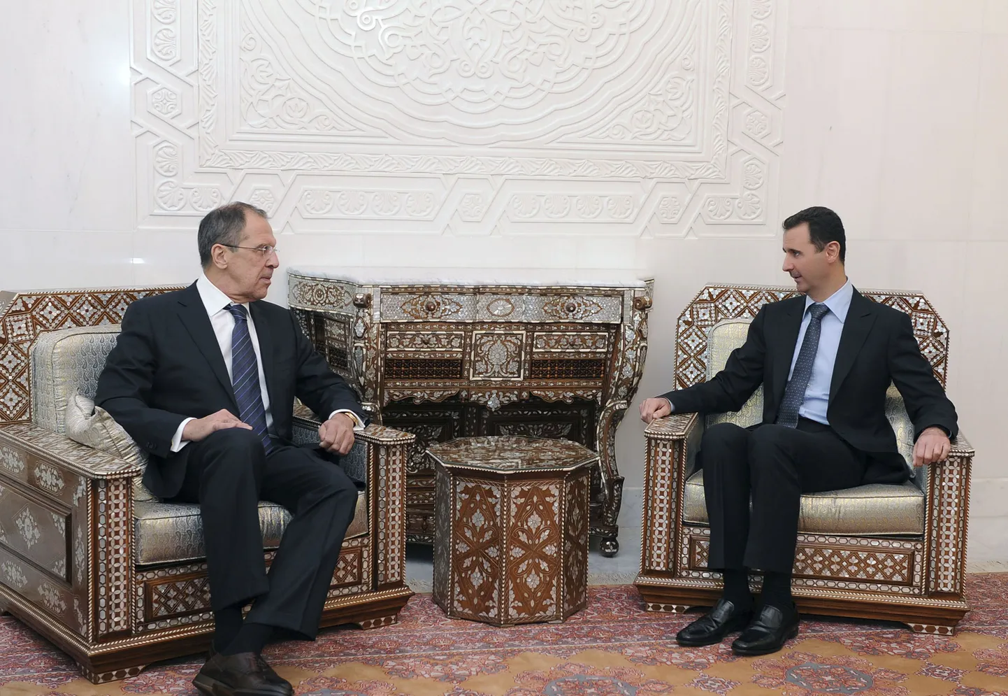 Sergei Lavrov (vasakul) ja Basha la-Assad eile Damaskuses.