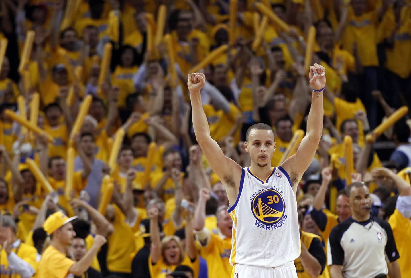 Stephen Curry tähistab Golden State'i võitu