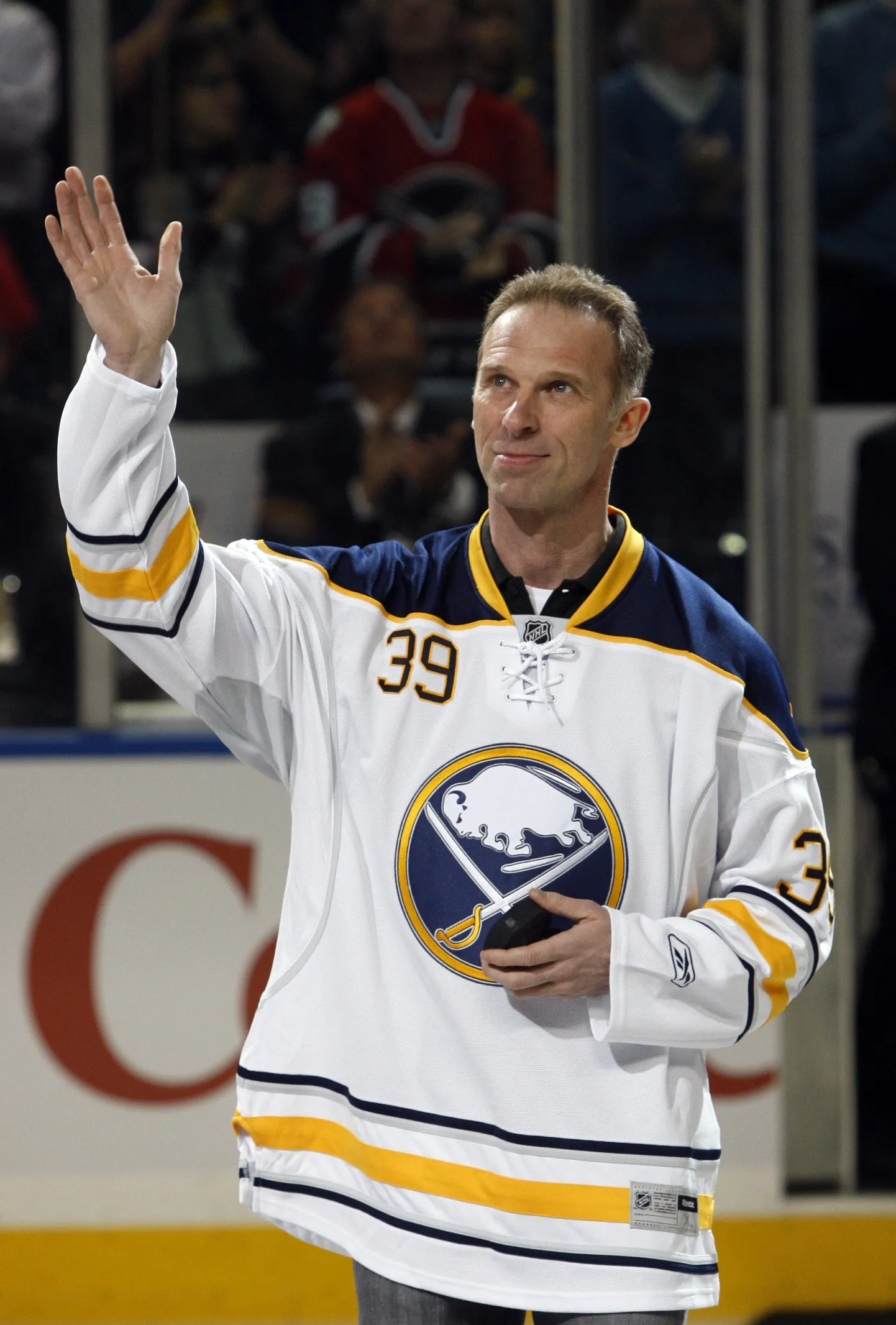 Dominik Hašek Buffalo Sabresi särgis.