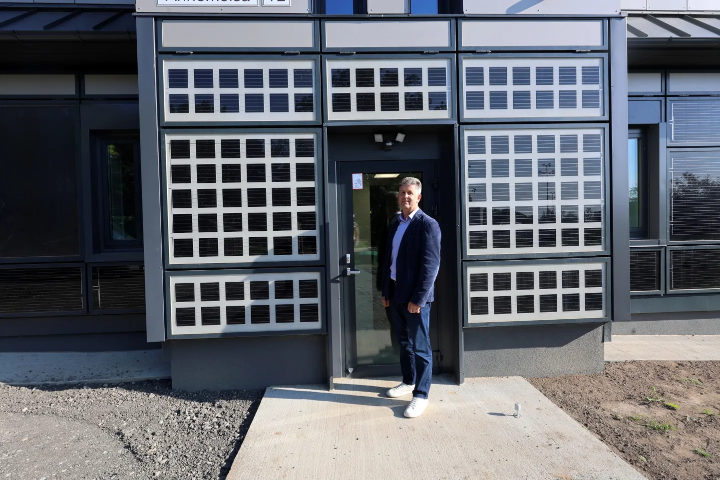 Oktoobris kolivad Annemõisa 12 majja rehabilitatsiooniteenusel olevad eksvangid, praegu on võtmed veel Tartu linnavalitsuse eluruumide teenistuse juhataja Mait Raigi käes.