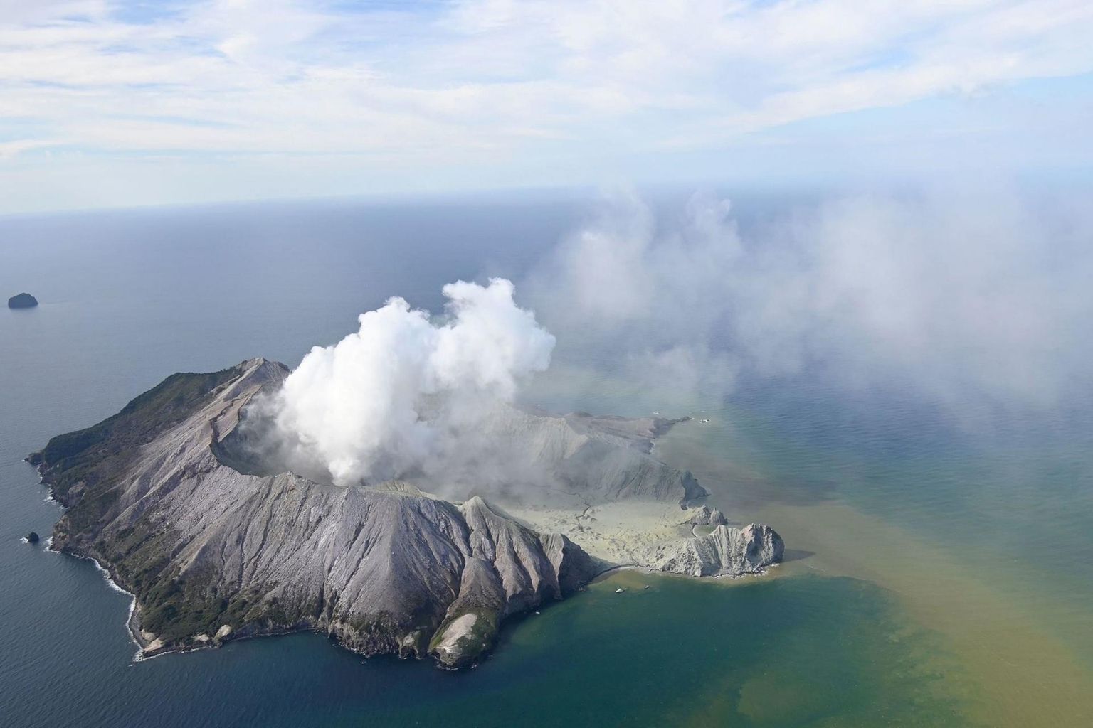Õhust tehtud foto vahetult pärast vulkaanipurset. 