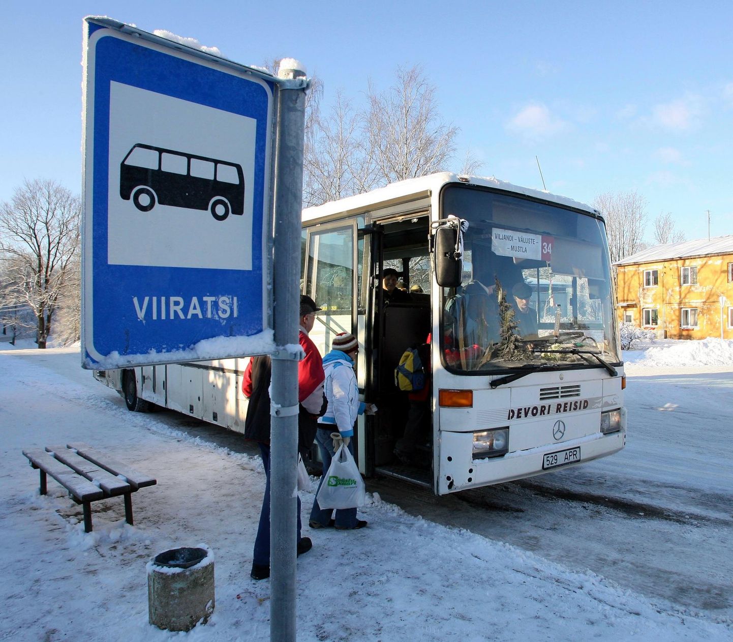 Viljandi vallas on mitu samanimelist bussipeatust, näiteks Viiratsit on kaks ning transpordiameti sõnul tuleb vallal need ära muuta nii, et nimed ei korduks.
