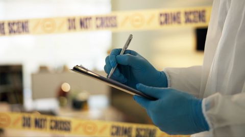 Pēc desmit gadu darba amatu pametis Valsts tiesu medicīnas ekspertīzes centra direktors