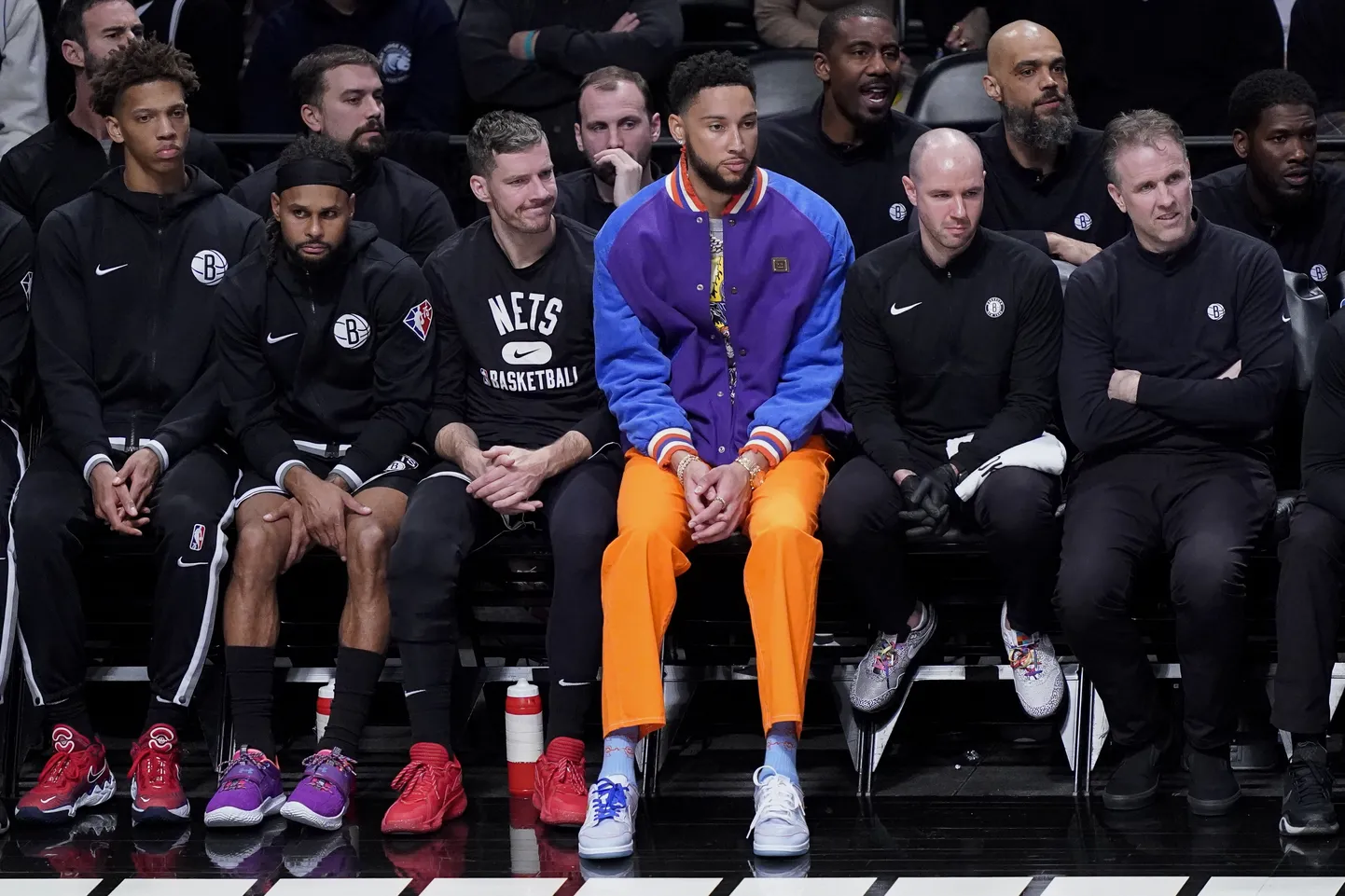 Ben Simmons on viimaseid kohtumisi tänavariietes väljaku kõrvalt vaadanud.