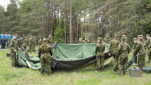 Viru maleva riigikaitselaagrites koguneb üle 500 noore riigikaitsehuvilise