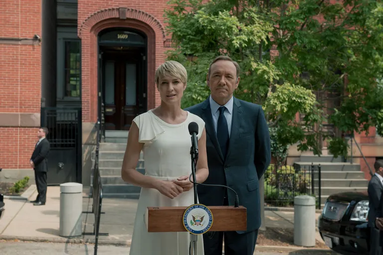 Seriaal «Kaardimaja» võeti enamjaolt üles Baltimore'is. Pildil Robin Wright ja Kevin Spacey