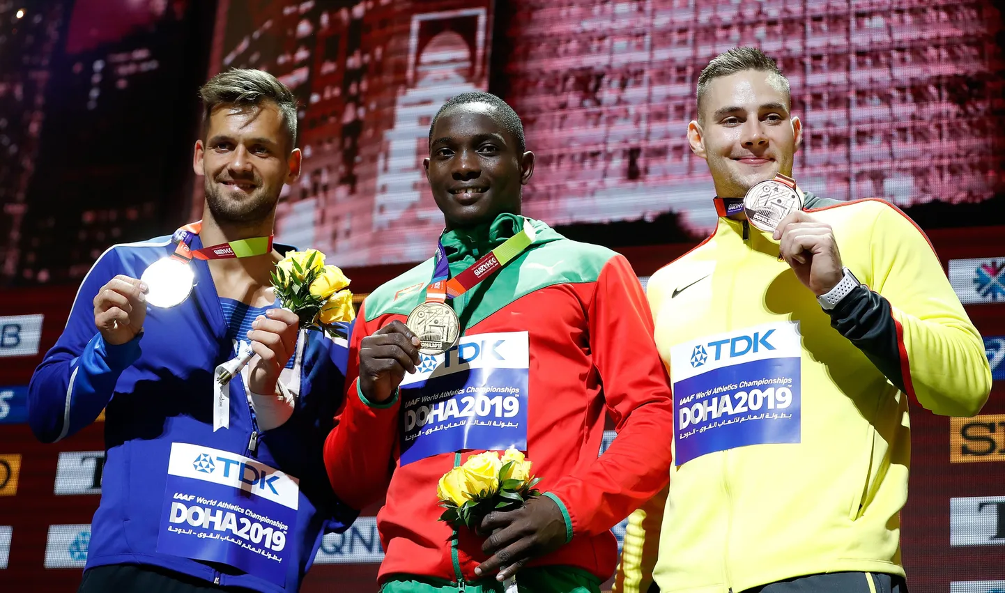 2019. aasta Doha MMi odaviske esikolmik paremalt: pronks Johannes Vetter (Saksa) , Anderson Peters Grenadast ja hõbemedalimees Magnus Kirt.
