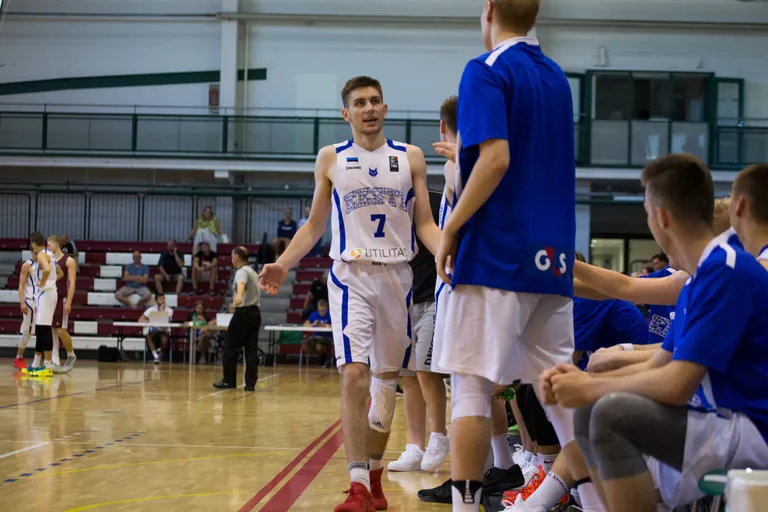 Kristjan Kullamäe (number 7)