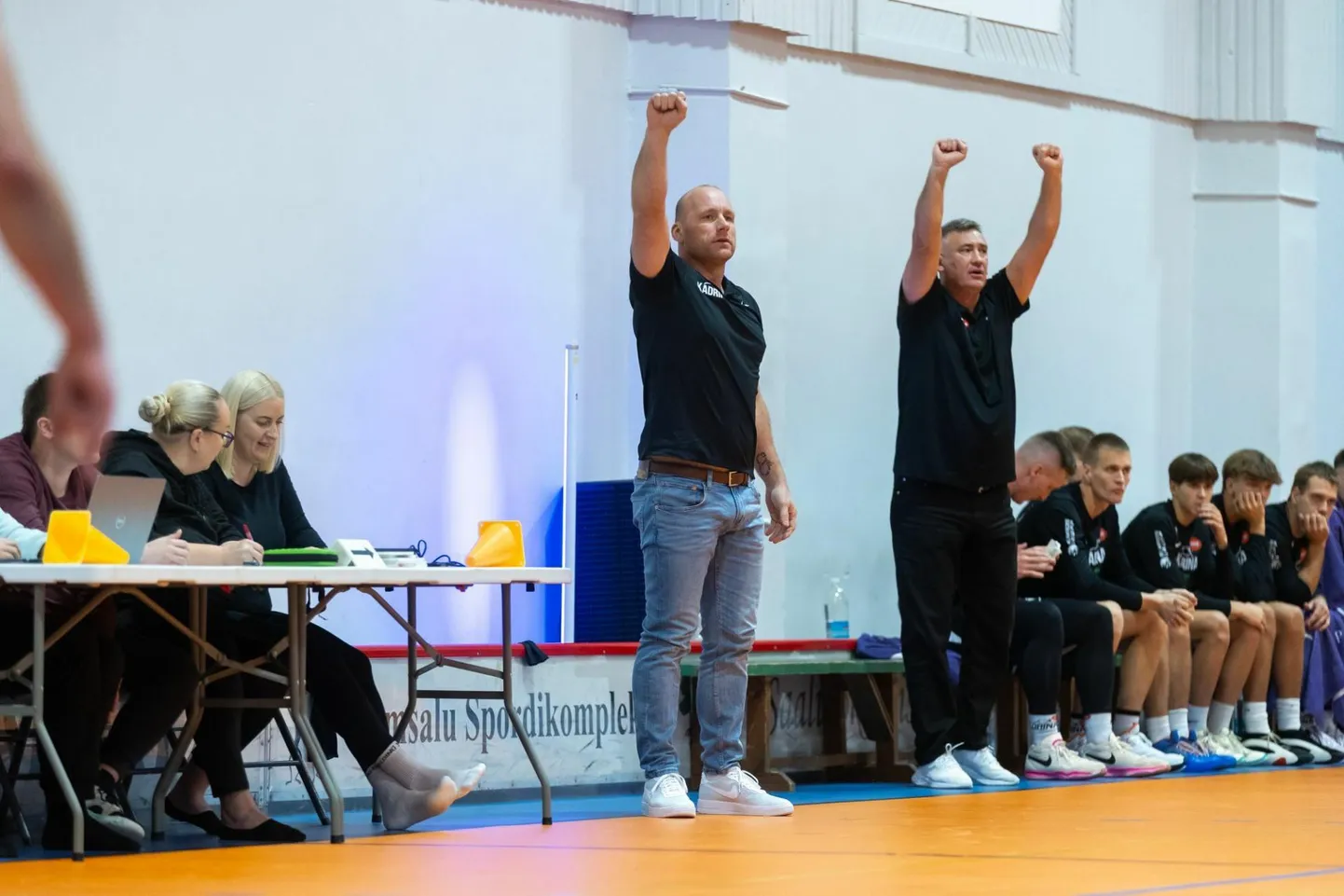 Kadrina treenerid võivad veerandfinaalseeria avamänguga rahule jääda, sest vastane mängiti üle igas elemendis.