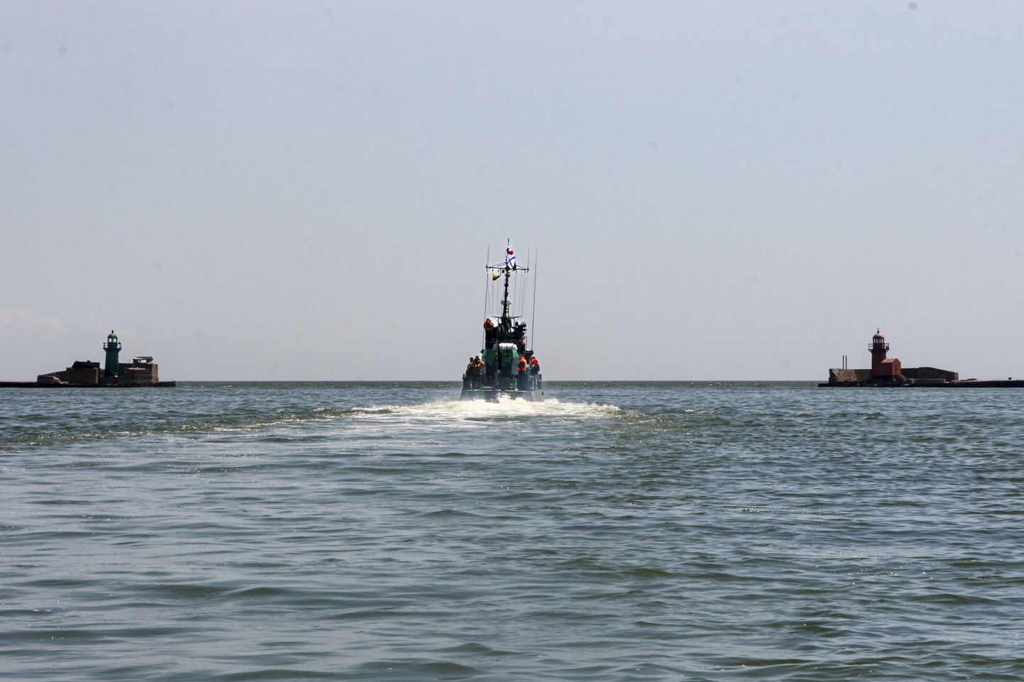 Venemaa mereväe patrull-laev Aasovi merel Mariupoli lähedal.  Ukraina sadamalinn Mariupol on Vene vägede kontrolli all. Foto on tehtud 30. mail 2022