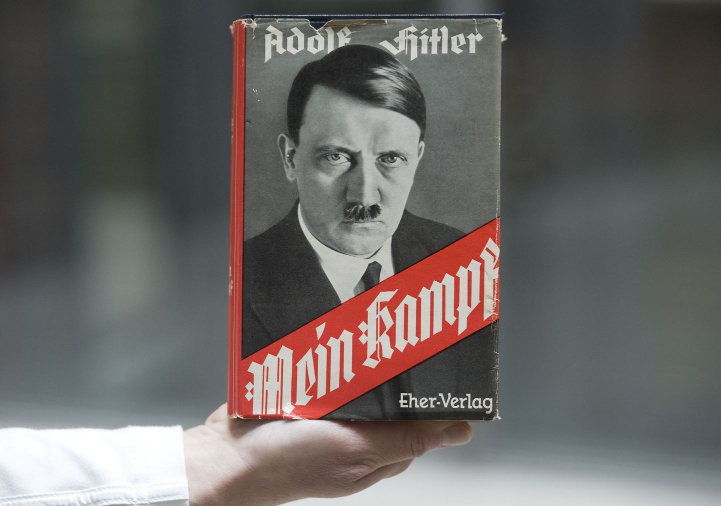 Baieris antakse välja Adolf Hitleri «Mein Kampf» uustrükk
