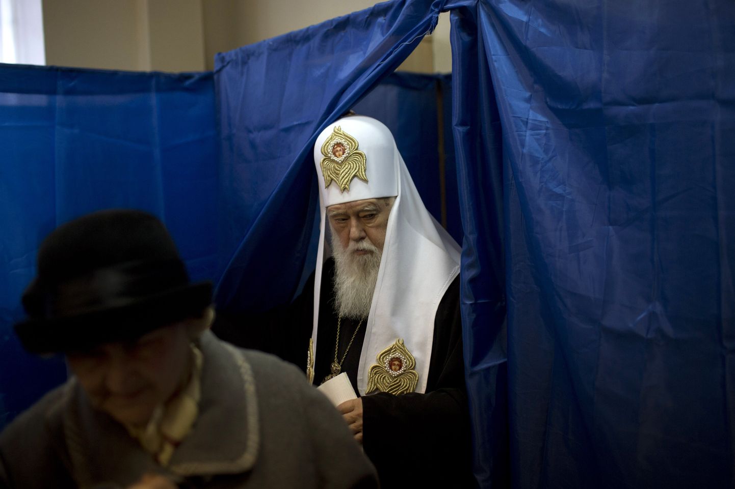 Ukraina õigeusukiriku pea patriarh Filaret andis oma hääle Kiievis kohe pärast valimisjaoskondade avamist.