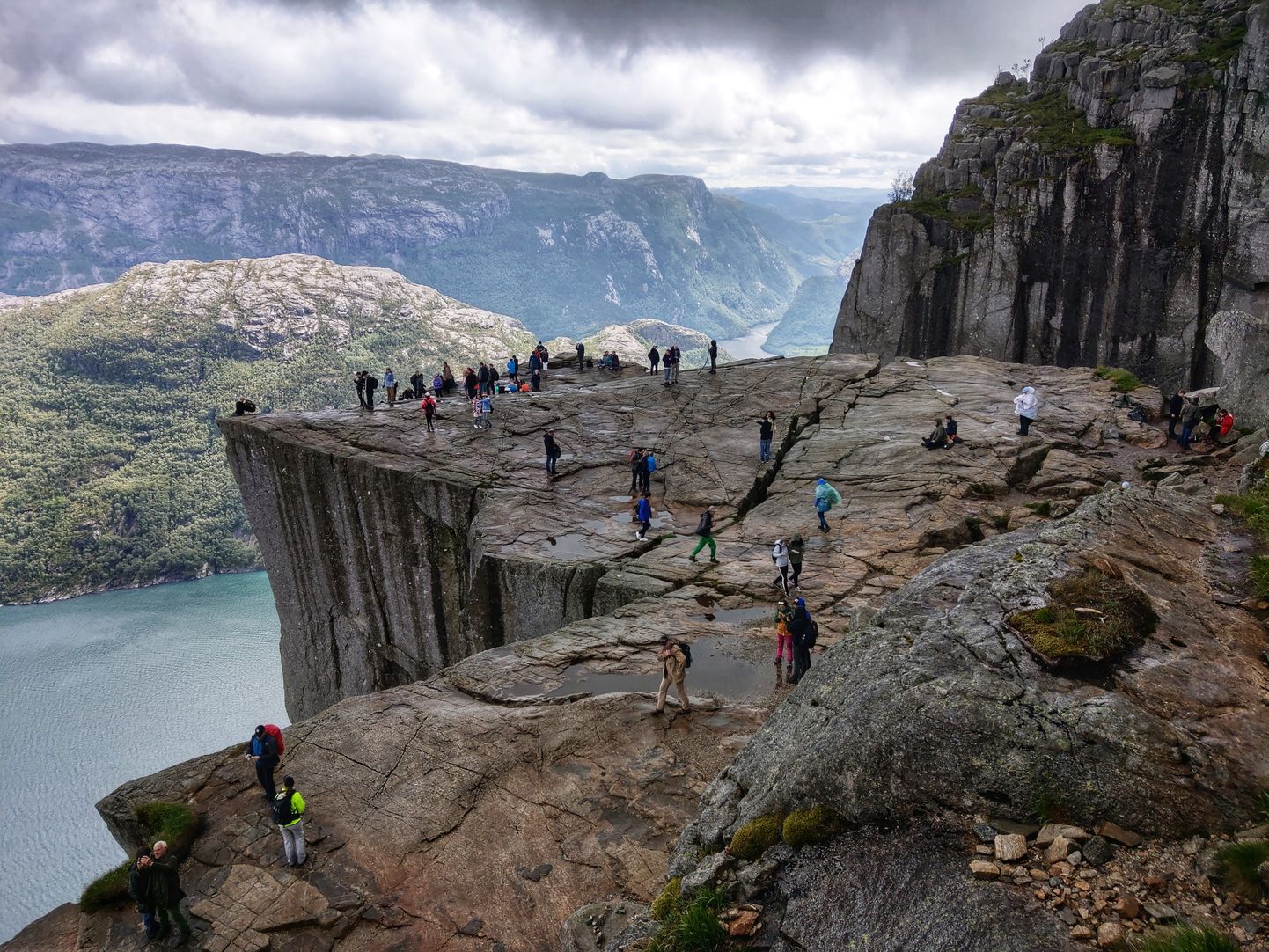 Norra fjordide kõige külastatavam kalju Preikestolen.