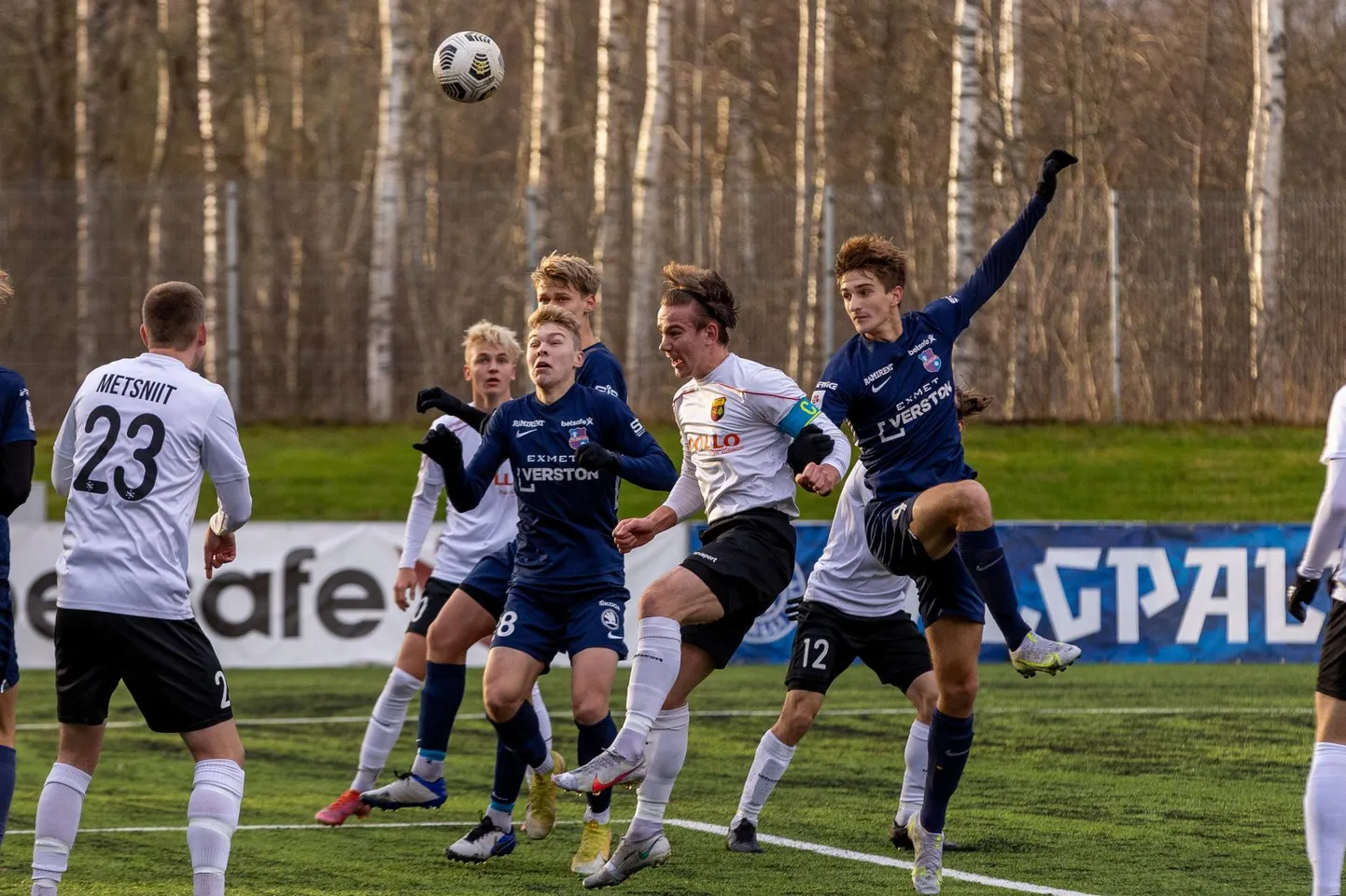Kui Paide linnameeskonnal jääb Premium liigas hooaja lõpuni pidada veel kaks mängu, siis esiliigas sai U21 meeskonnal (sinises) hooaeg läbi 6:5 võiduga Nõmme Unitedi üle.