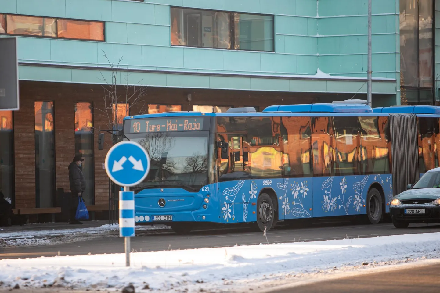 Noorte käitumine linnabussides jätab soovida.