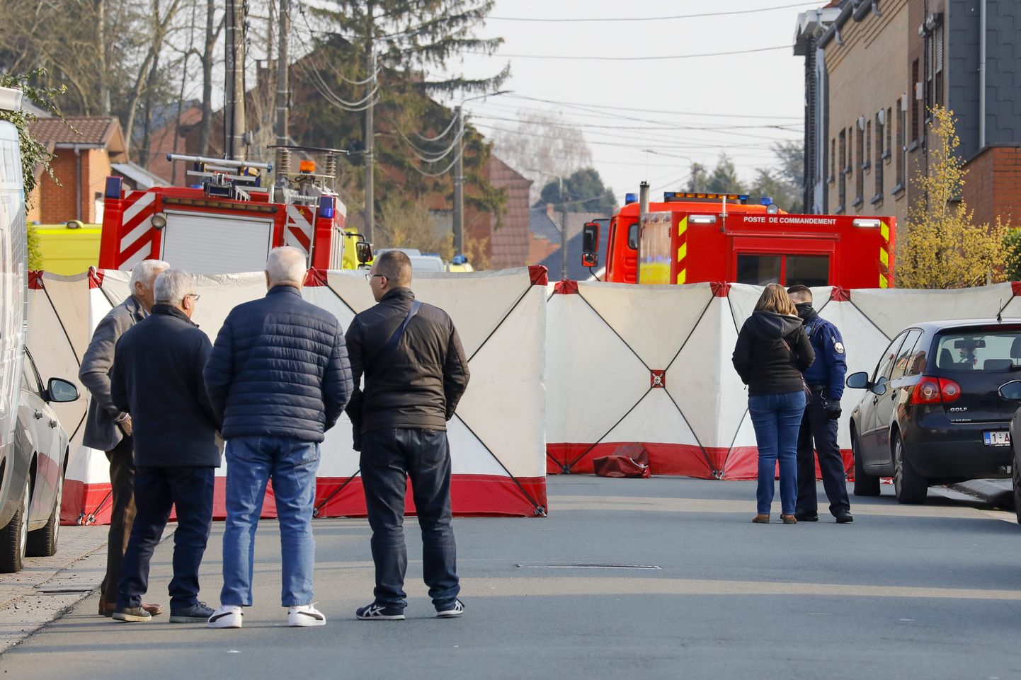 Beļģijas dienvidos karnevāla laikā automašīna ietriecas pūlī, nogalinot četrus cilvēkus.