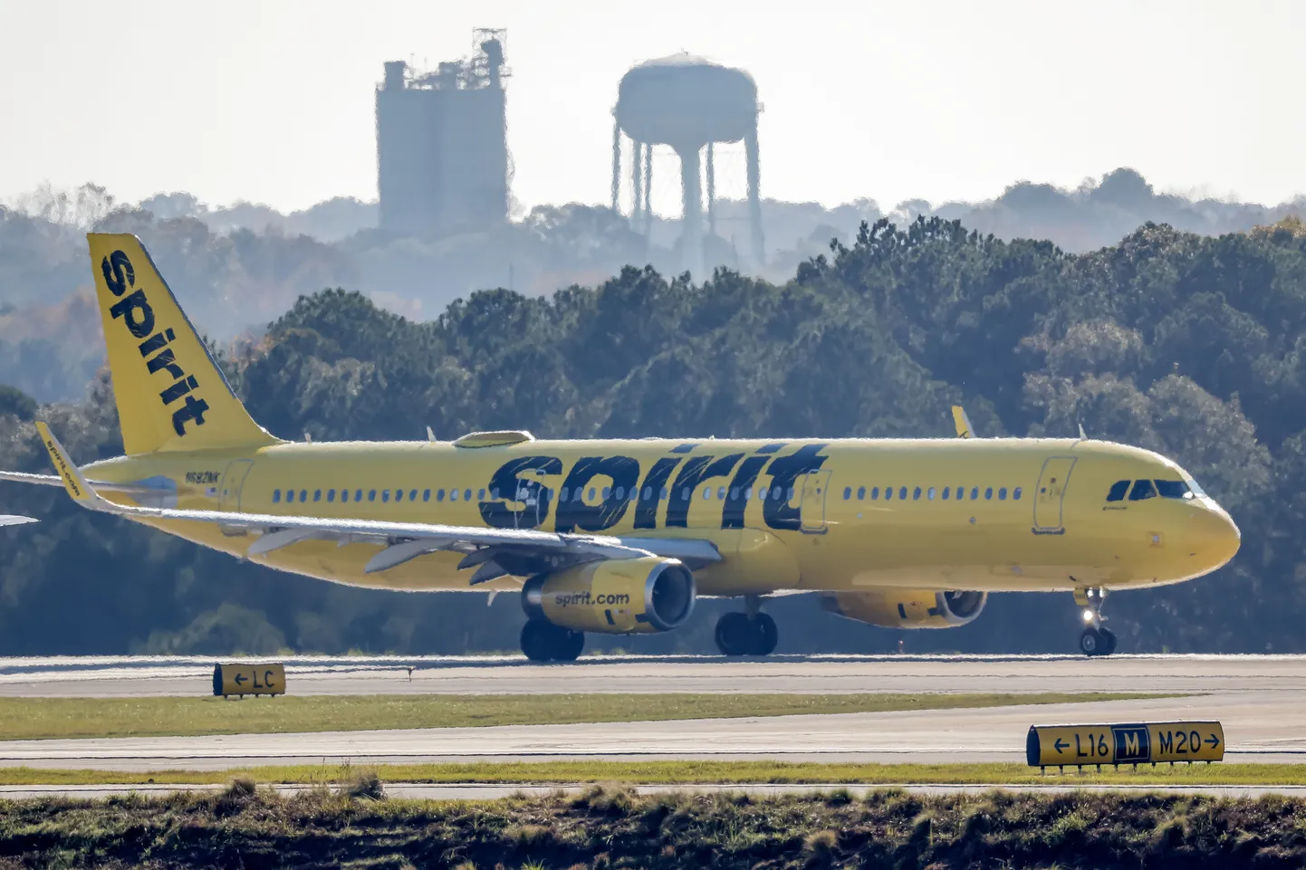 Floridas baseeruv soodushinnaga lennufirma Spirit Airlines teatas, et on esitanud pankrotikaitse taotluse seoses kasvavate võlgadega