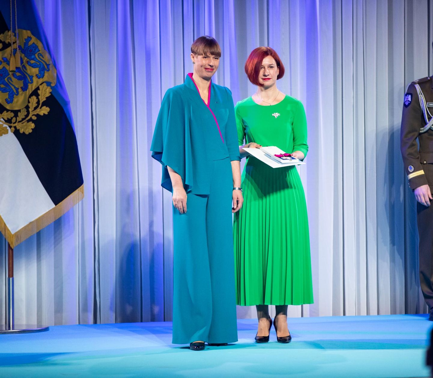 President Kersti Kaljulaid ja Parempoolsete juht Lavly Perling Noblessneri valukojas.

 
