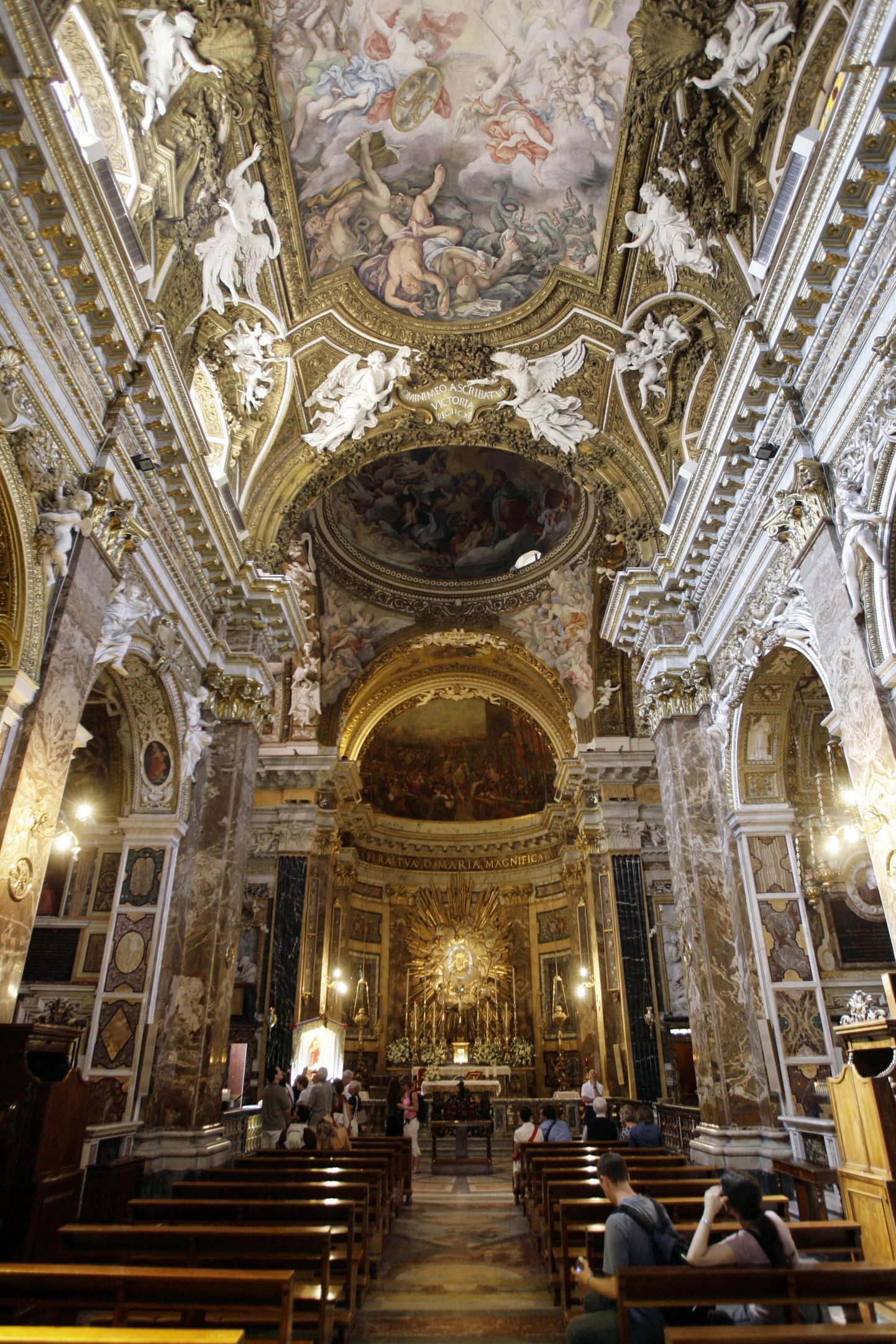 Vatikan keelas Dan Browni bestselleril «Inglid ja deemonid» põhineva linateose filmimise Santa Maria del Popolo kirikus