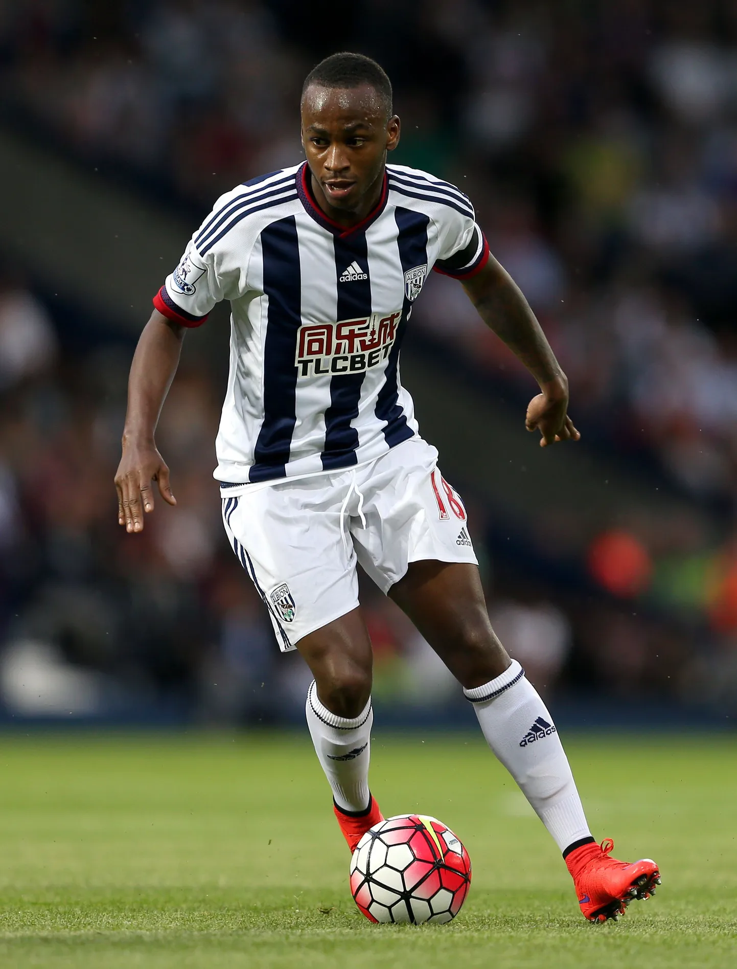 Saido Berahino (keskel) on keerulisele eluteele vaatamata jõudnud Inglismaa kõrgliigasse.