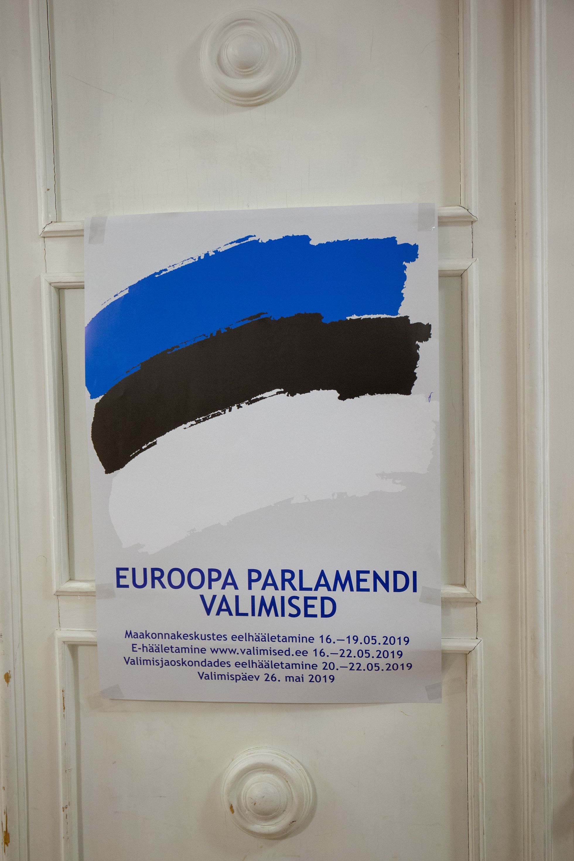 Euroopa Parlamendi valimiste plakat 2019. aastal Viljandis.