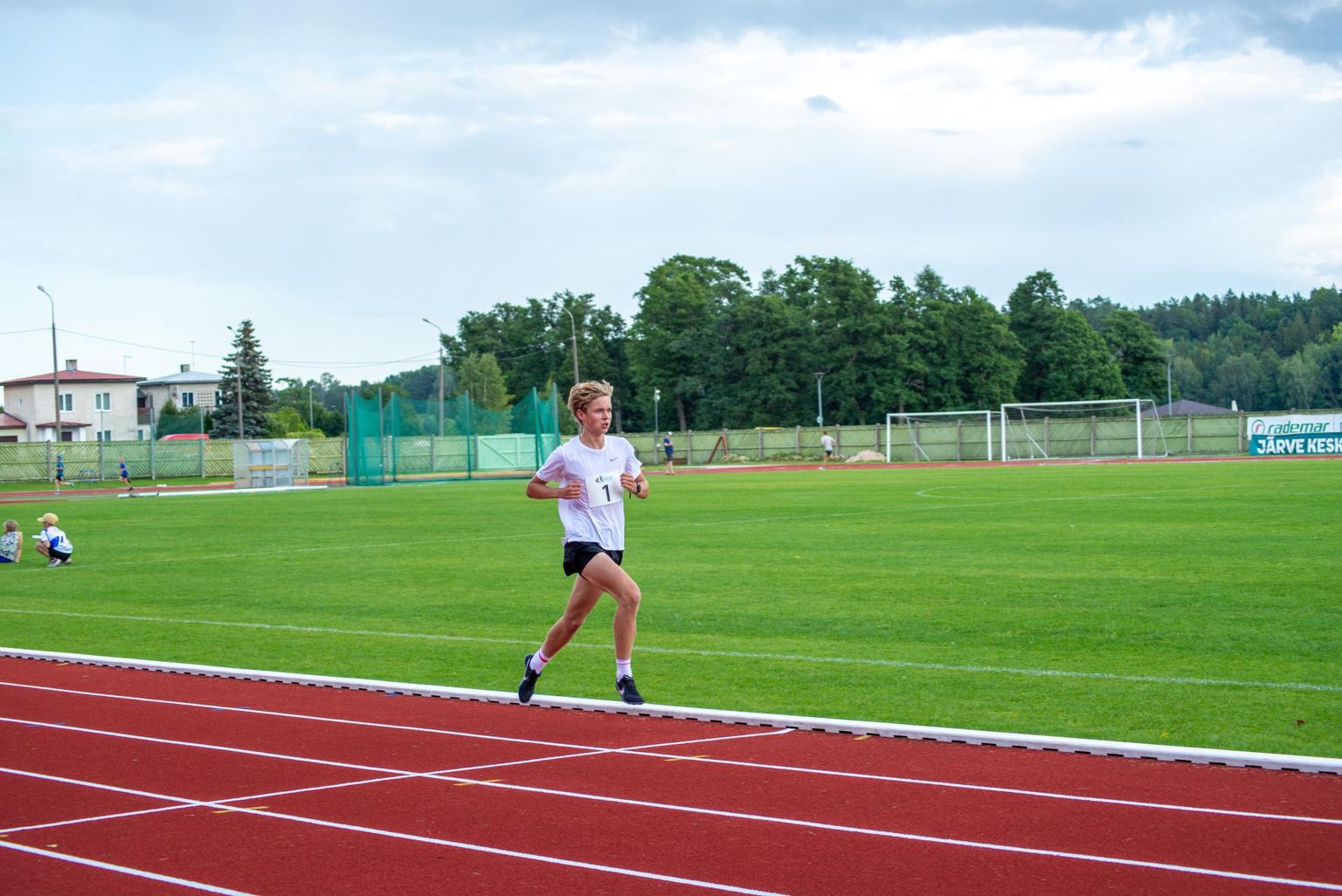 Morten Siht võitis ka seeriajooksu 5000-meetrise etapi, mis joosti eelmisel teisipäeval Viljandi linnastaadionil.