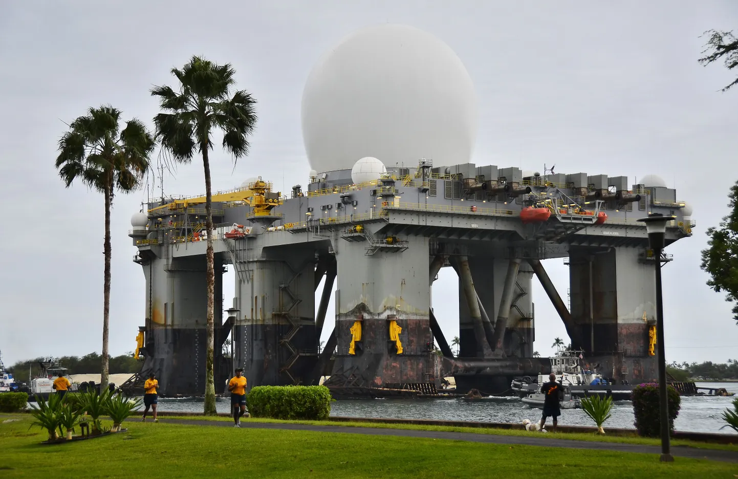 Одним из самых затратных стало создание радара Х-диапазона морского базирования (SBX).