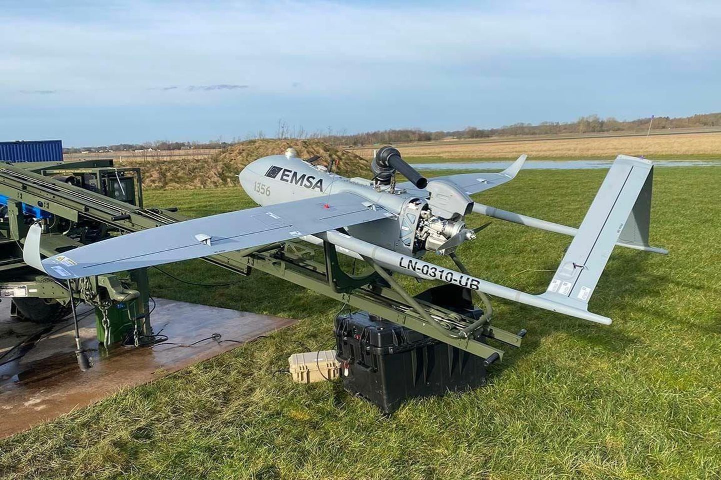 Euroopa meresõiduohutuse ameti droon Textron Aerosonde osales Läti ranniku lähedal alla kukkunud väikelennuki rusude otsingutel.