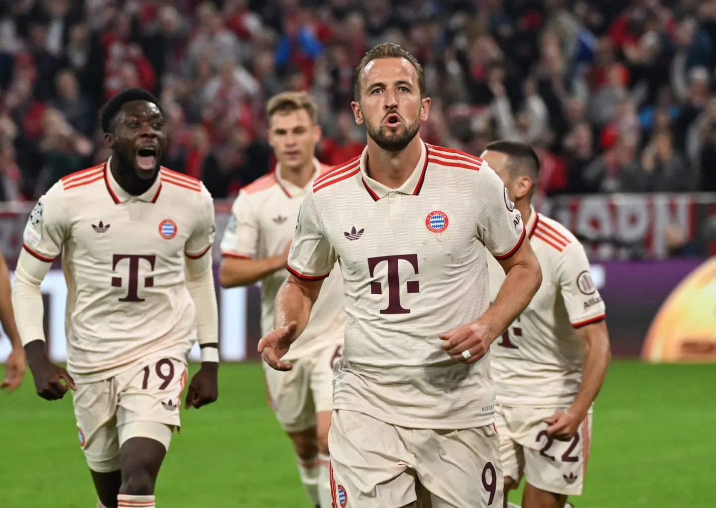 Minhenes "Bayern" futbolisti, priekšplānā Harijs Keins