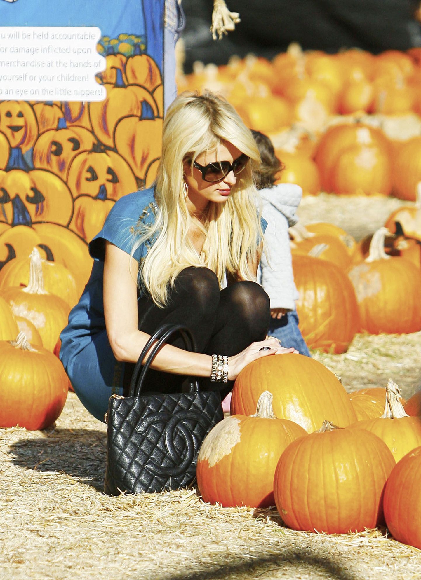 Paris Hilton valis halloweeniks kõrvitsaid