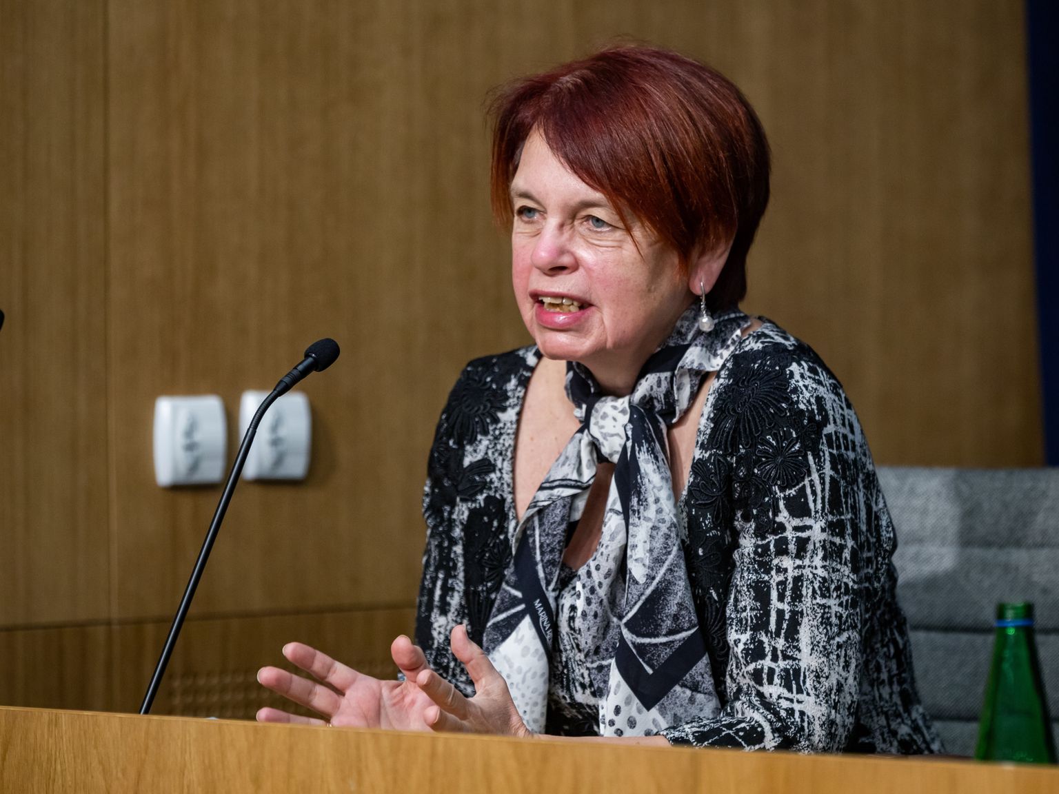 Professor Irja Lutsar.