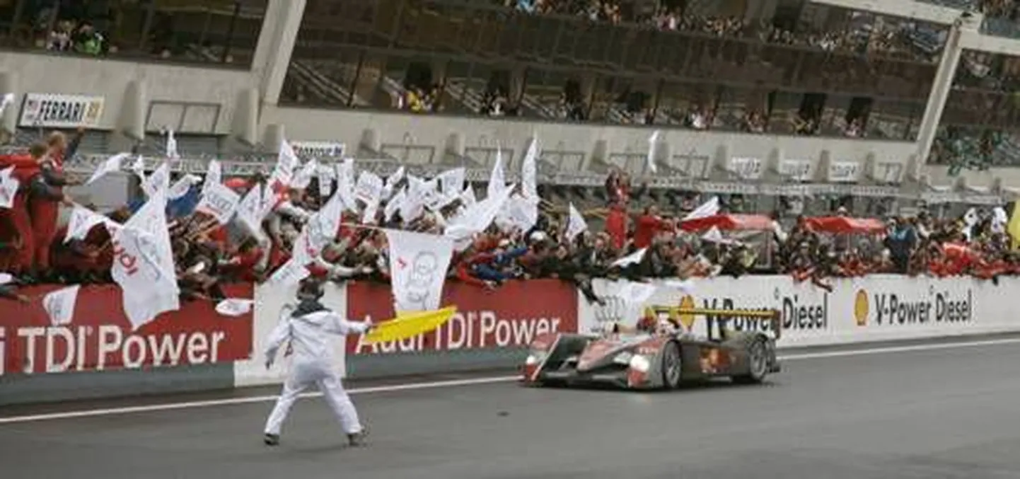 Audi R10 TDI kolmas järjestikune võit Le Mansis.