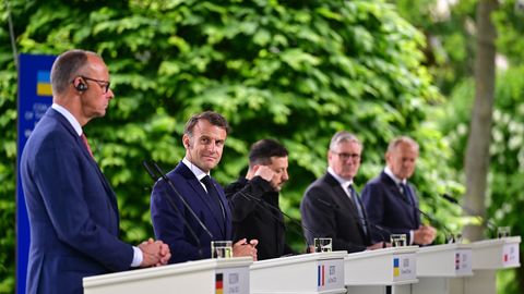 Macron kohtub esmaspäeval Zelenskõi, Starmeri ja Merziga