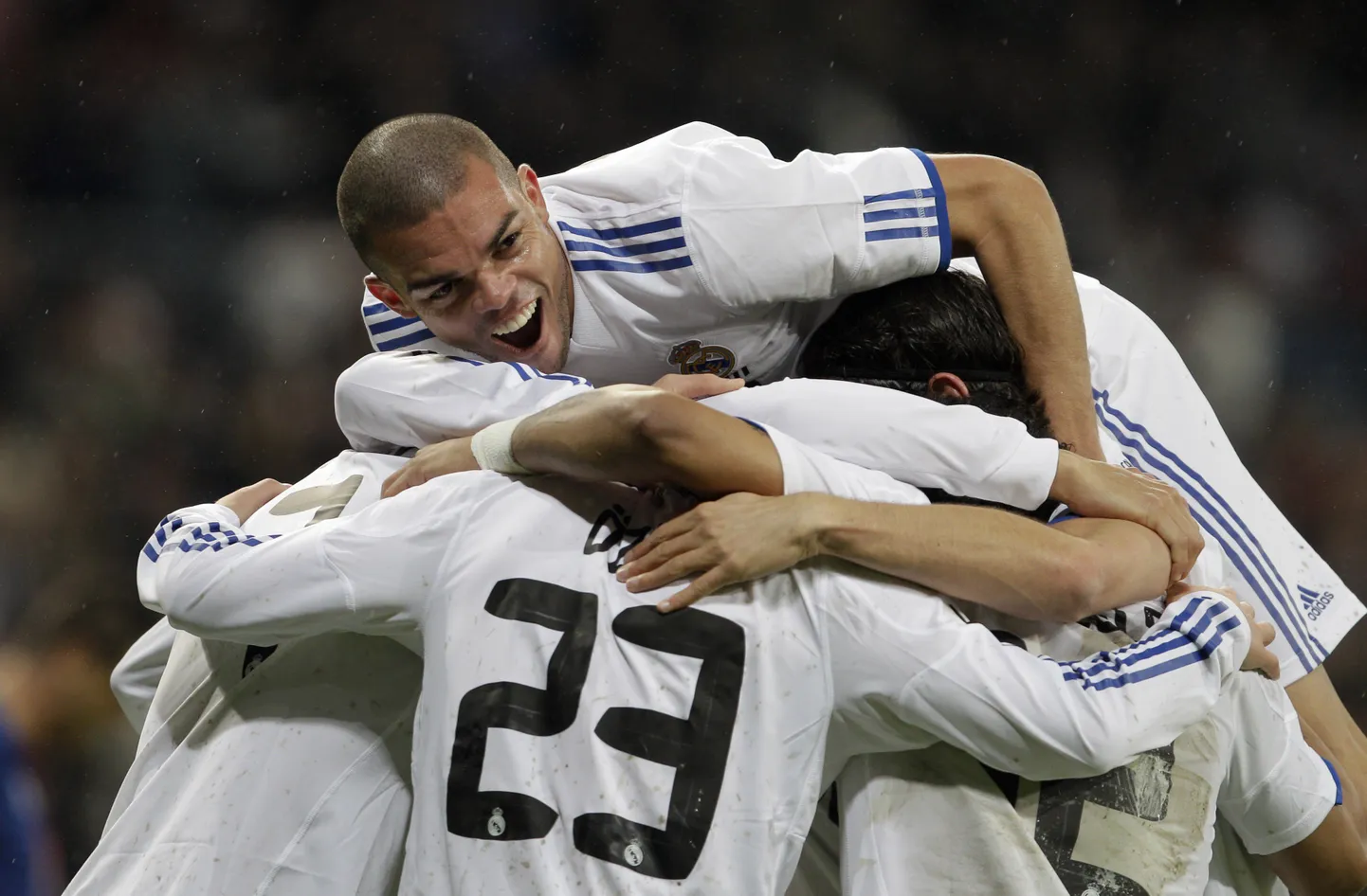 Madridi Reali mängija Pepe (näoga).