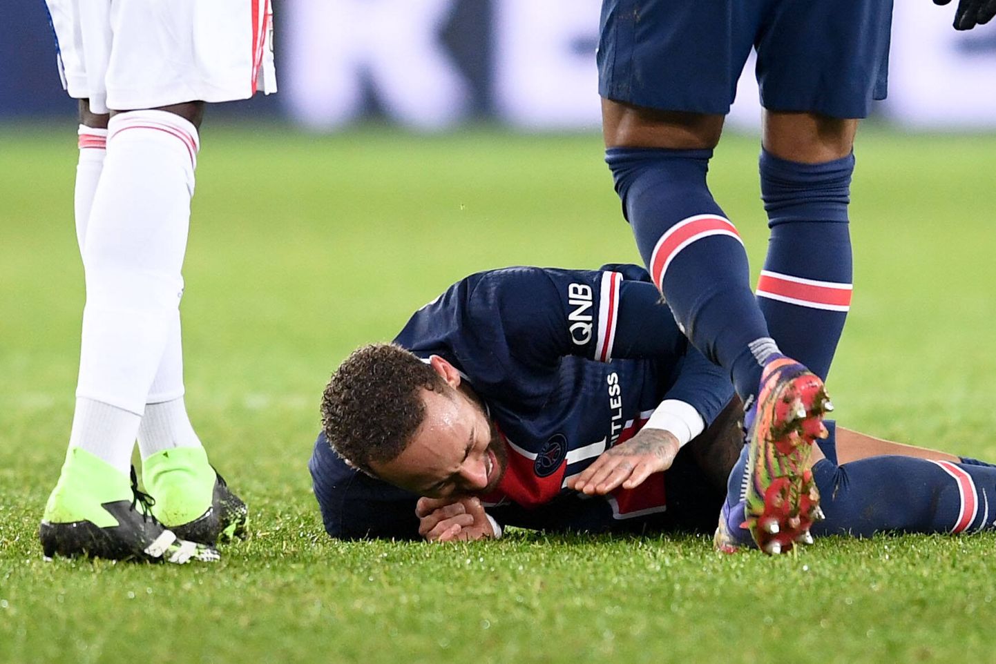 Neymar sai tõsiselt vigastada,
