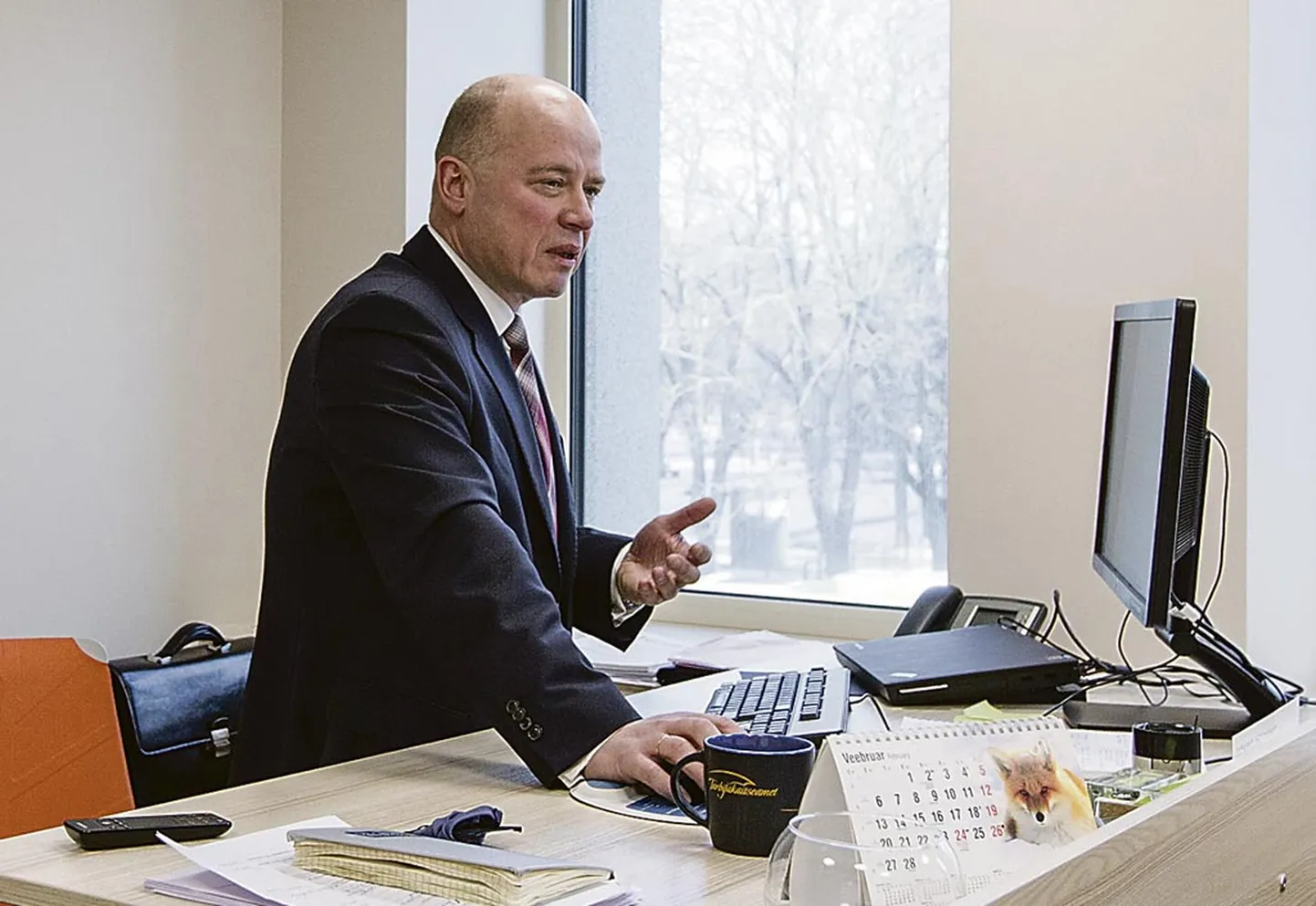 Tarbijakaitseameti peadirektor Andres Sooniste oma kontoris.