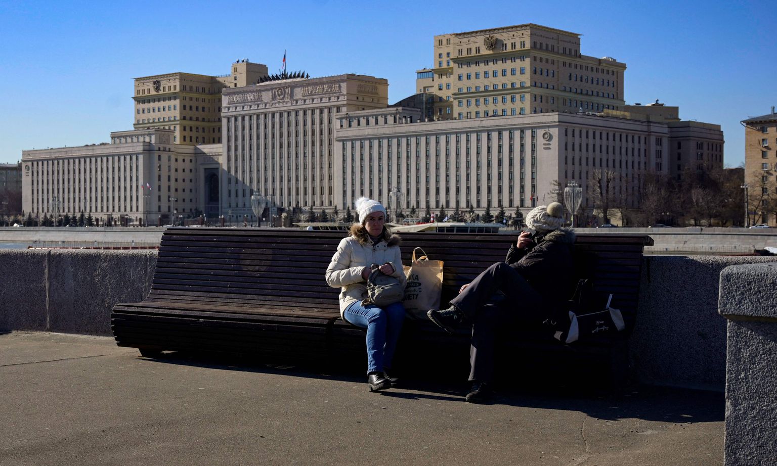 Venemaa kaitseministeeriumi hoone Moskvas. Foto on tehtud 1. märtsil 2022. Vene väed tungisid 24. veebruaril Ukrainasse, et see riik vallutada välksõjaga. Sõda on kestnud nüüd ühe kuu