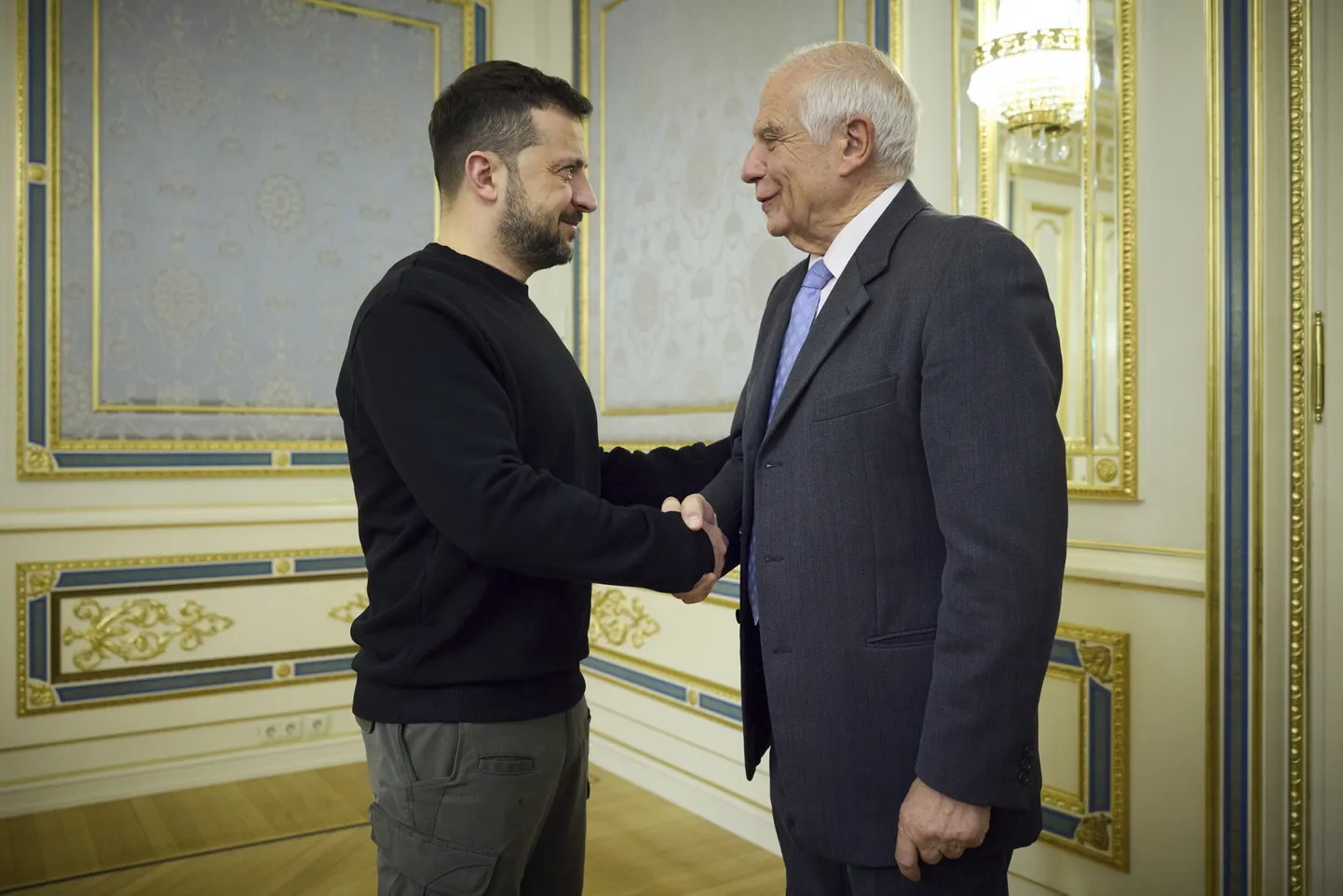 Ukraina president Volodõmõr Zelenskõi ja Euroopa Liidu välispoliitikajuht Josep Borrell.