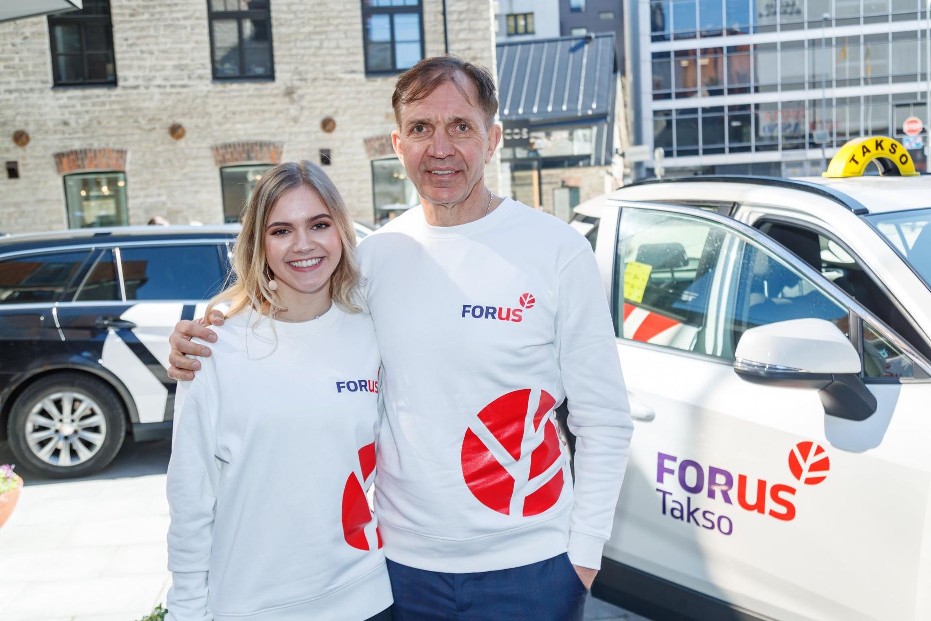 Forus Taxile hoo sisse lükkamisse on Urmas Sõõrumaa kaasanud projektijuhina oma 18-aastase tudengist tütre Katriini.