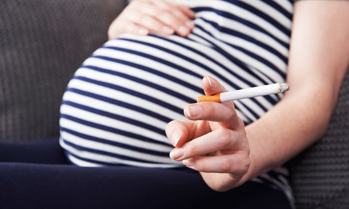 Kad smēķē grūtnieces un topošie tēvi – ko par to saka zinātnieki