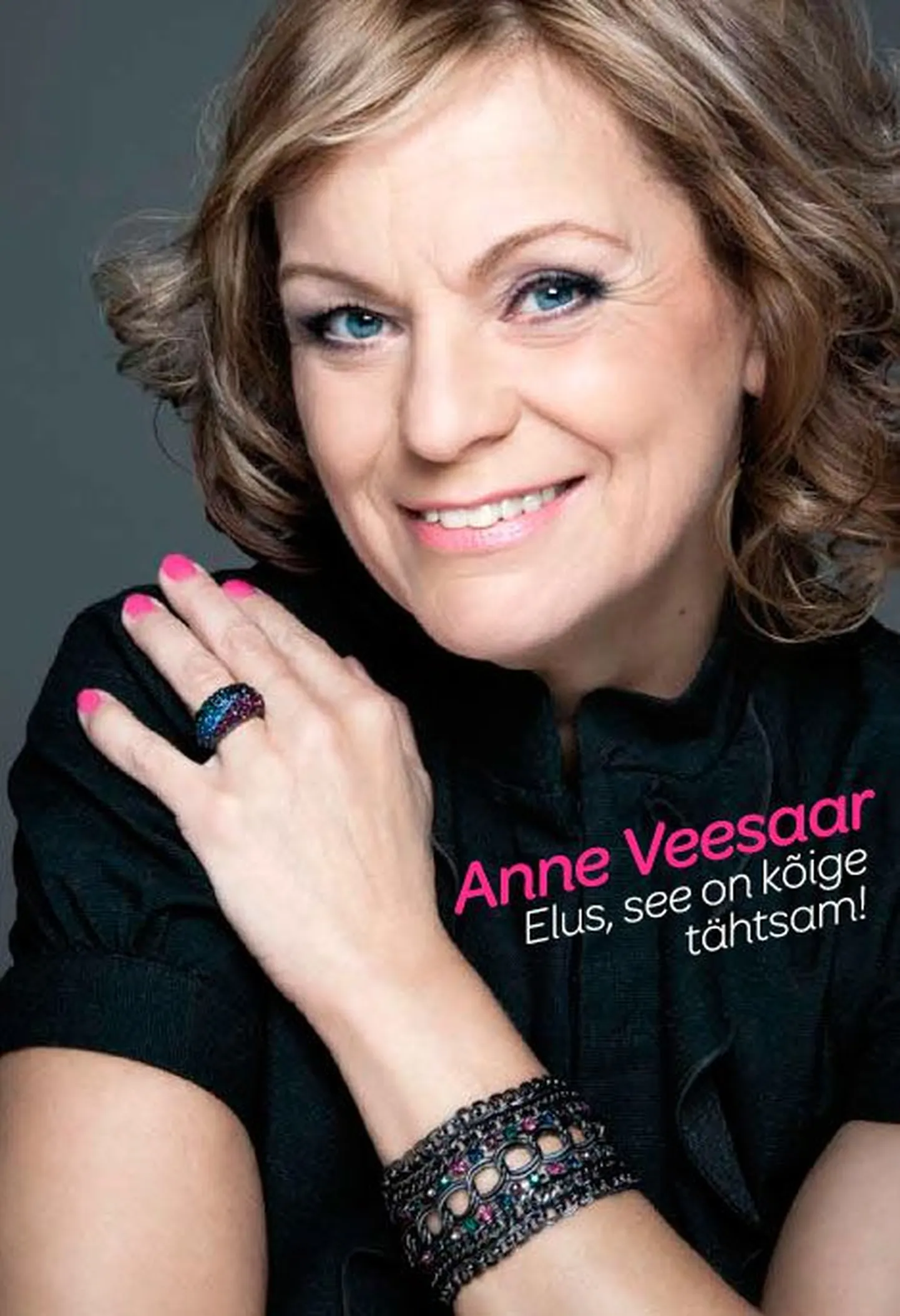 Anne Veesaare elulooraamatu esikaas.