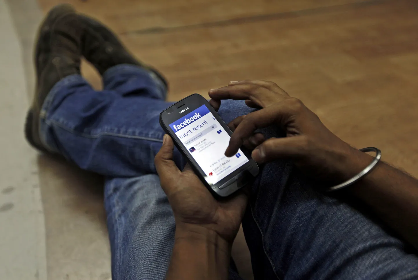 Usbekistanis võrreldi Facebooki tuumapommiga