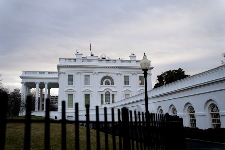 Белый дом является символом американской свободы и независимости более 200 лет.
