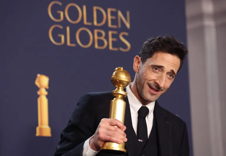 Adrien Brody sai parima meesnäitleja Kuldgloobuse draamafilmis filmi «Brutalist» eest.