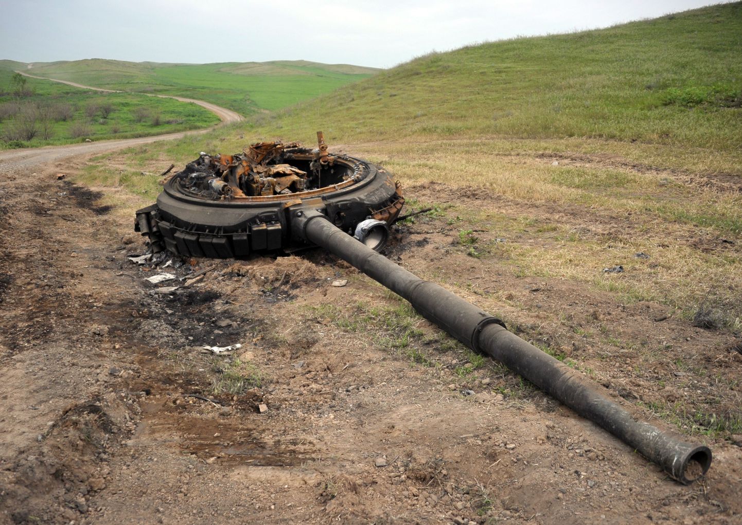 Riismed Tunnustamata Mägi-Karabahhi kaitseväe purustatud tankist