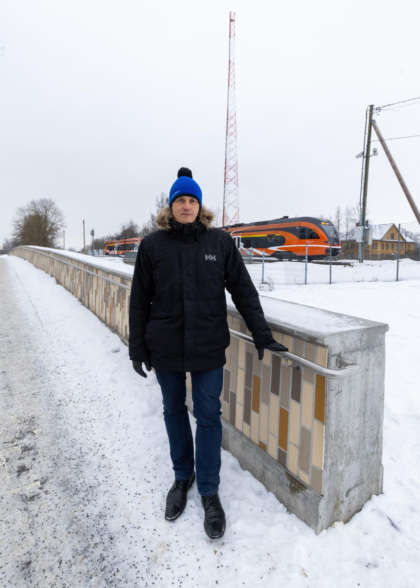 Tuhatkond tartlast elavad häiriva raudteemüra piirkonnas, tõdes Tartu abilinnapea Raimond Tamm eile Riia–Vaksali ristmikul.