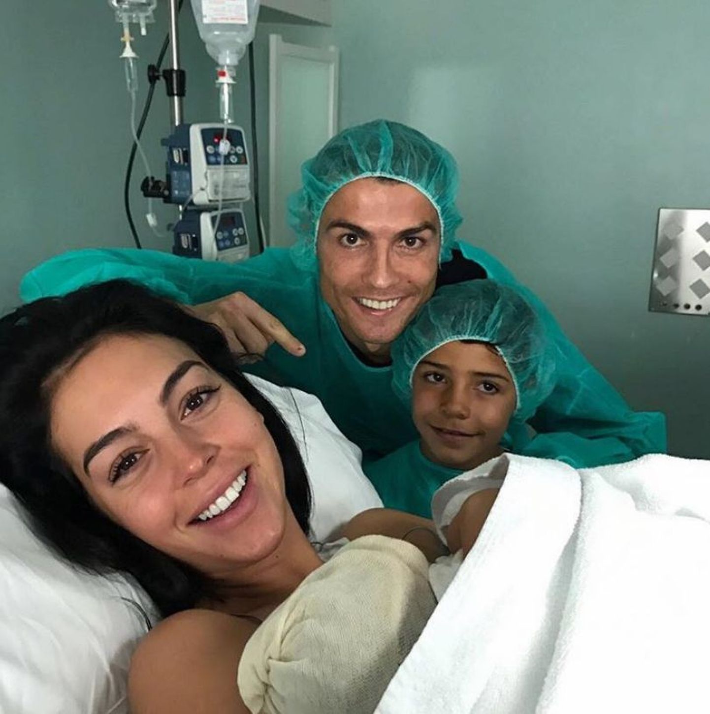 Cristiano Ronaldo elukaaslane Georgina Rodriguez sünnitas tütre